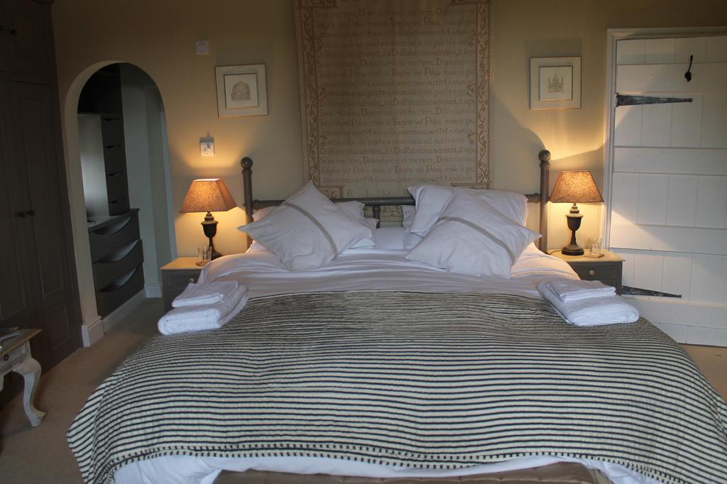 Roundhill Farmhouse Kelston Rum bild